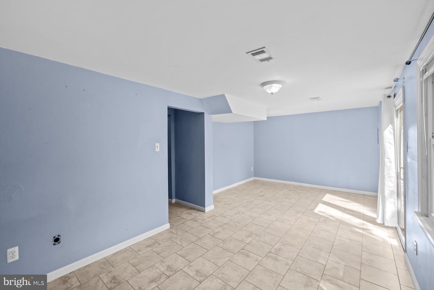 3123 PEBBLE HILL LN, FAIRFAX, Virginia 22031, 3 Bedrooms Bedrooms, ,2 BathroomsBathrooms,Residential,For sale,3123 PEBBLE HILL LN,VAFX2263418 MLS # VAFX2263418