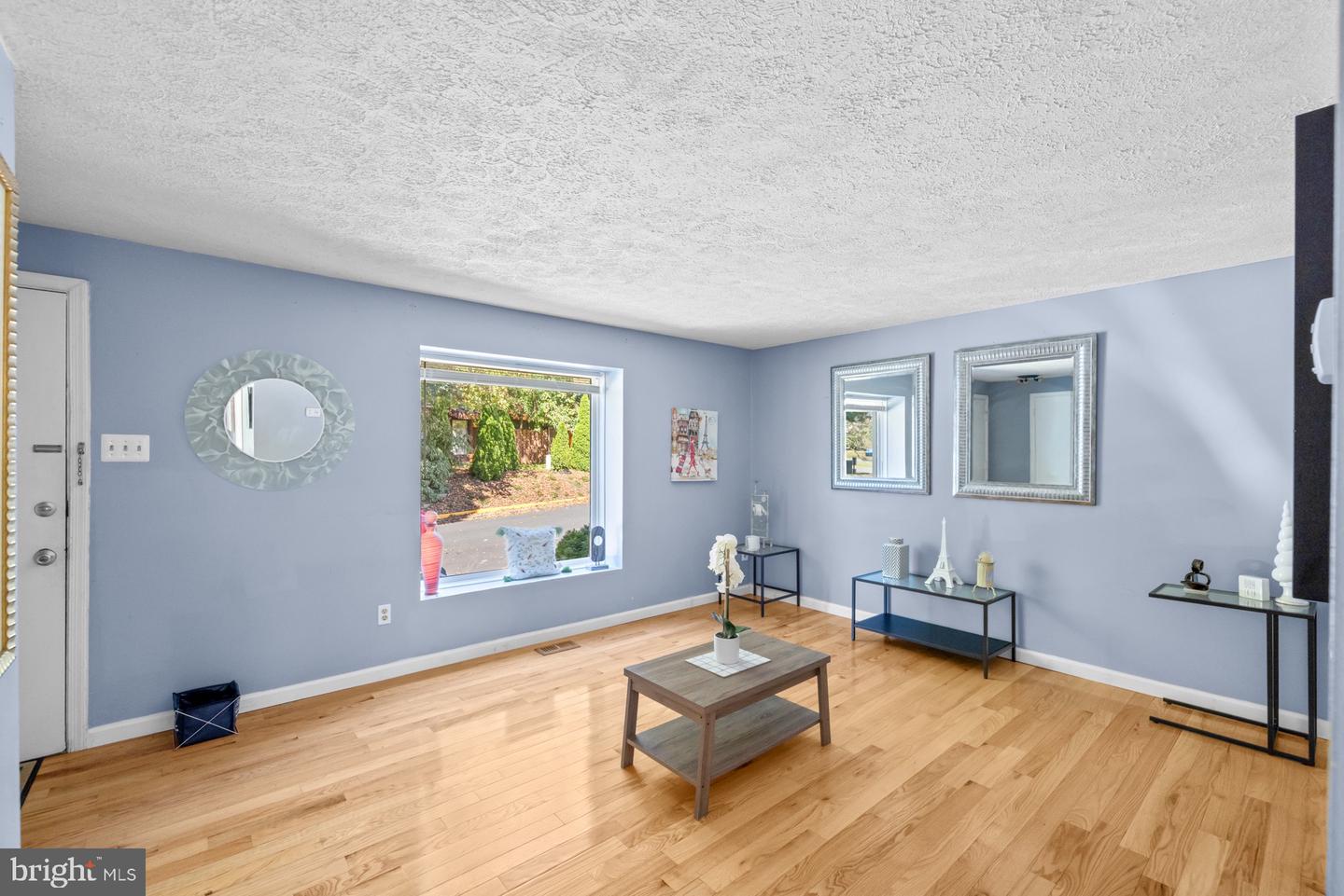 3123 PEBBLE HILL LN, FAIRFAX, Virginia 22031, 3 Bedrooms Bedrooms, ,2 BathroomsBathrooms,Residential,For sale,3123 PEBBLE HILL LN,VAFX2263418 MLS # VAFX2263418