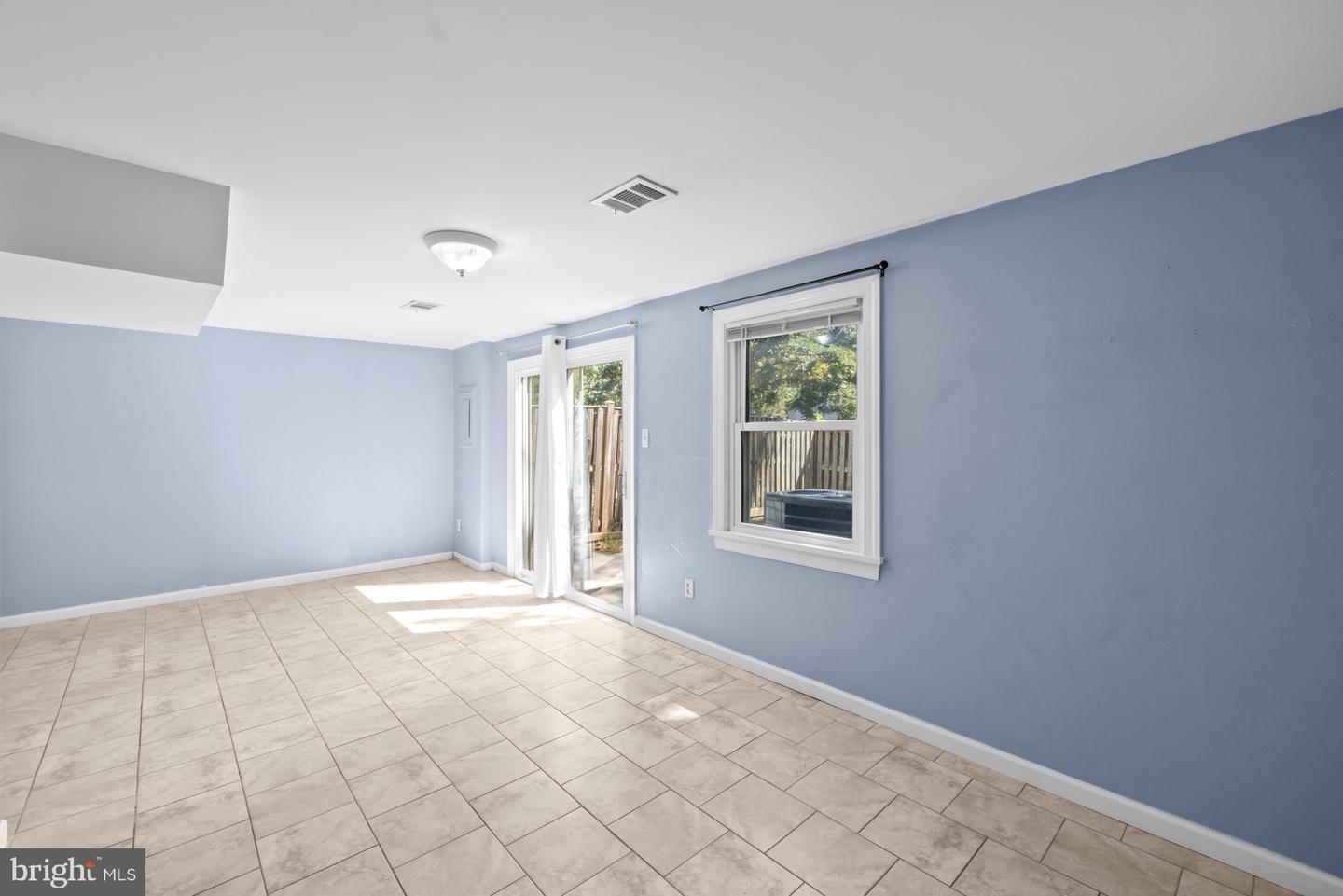 3123 PEBBLE HILL LN, FAIRFAX, Virginia 22031, 3 Bedrooms Bedrooms, ,2 BathroomsBathrooms,Residential,For sale,3123 PEBBLE HILL LN,VAFX2263418 MLS # VAFX2263418