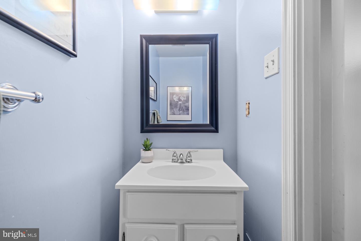 3123 PEBBLE HILL LN, FAIRFAX, Virginia 22031, 3 Bedrooms Bedrooms, ,2 BathroomsBathrooms,Residential,For sale,3123 PEBBLE HILL LN,VAFX2263418 MLS # VAFX2263418