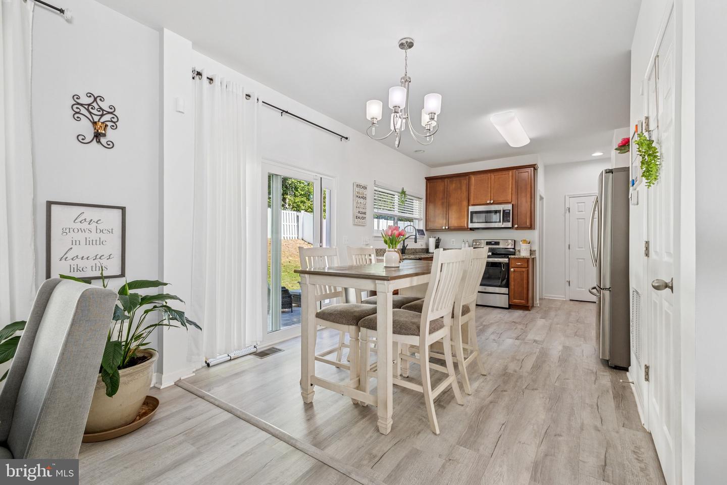 8 WORSHAM LN, FREDERICKSBURG, Virginia 22405, 4 Bedrooms Bedrooms, ,3 BathroomsBathrooms,Residential,For sale,8 WORSHAM LN,VAST2042176 MLS # VAST2042176