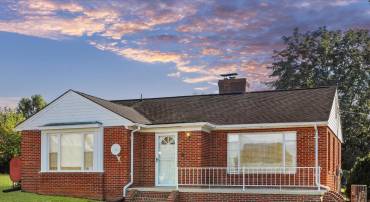 3634 N EAST SIDE, ELKTON, Virginia 22827, 3 Bedrooms Bedrooms, 8 Rooms Rooms,1 BathroomBathrooms,Residential,For sale,3634 N EAST SIDE,VARO2002530 MLS # VARO2002530