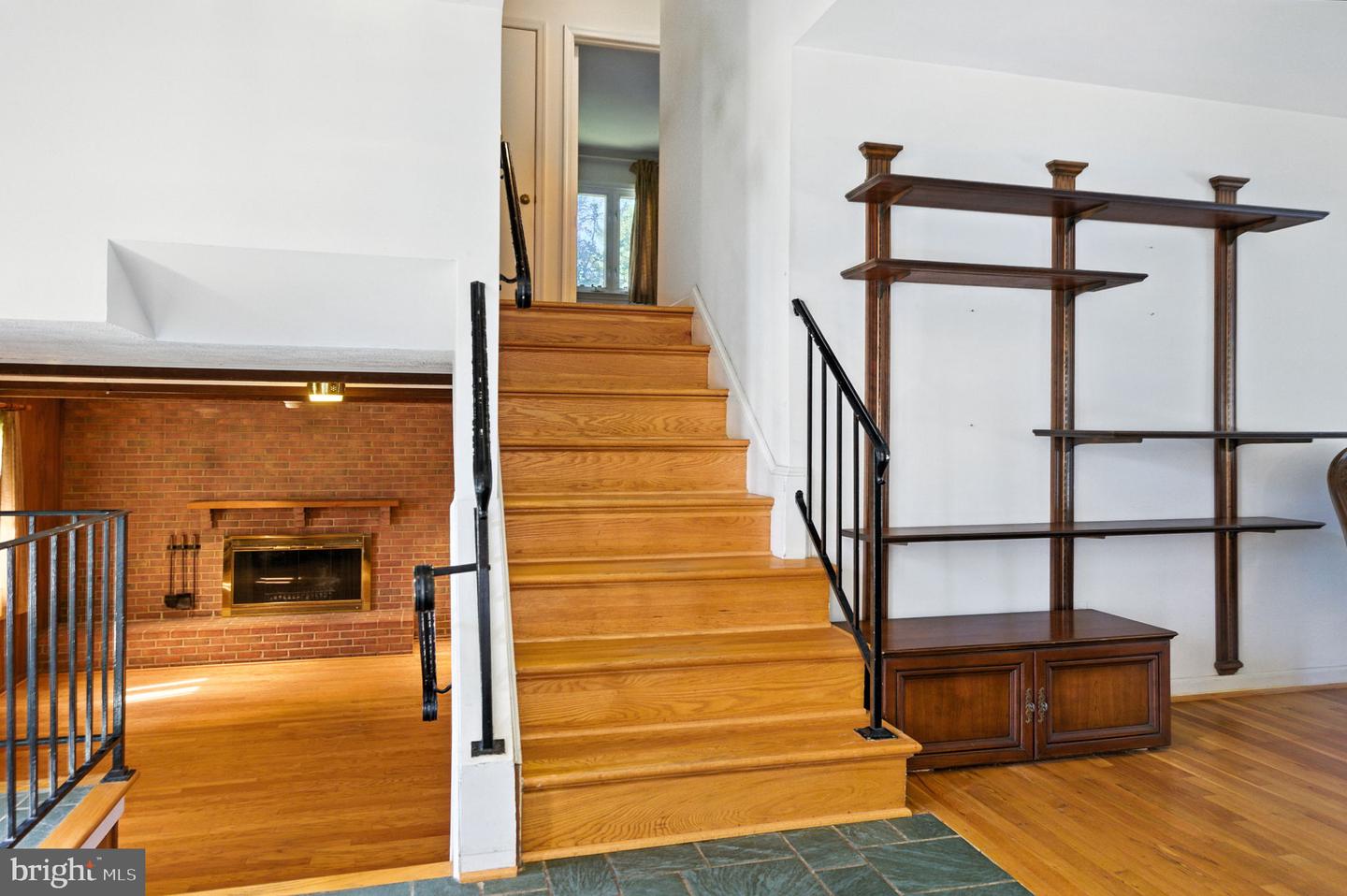 1238 STONEHAM CT, MCLEAN, Virginia 22101, 5 Bedrooms Bedrooms, ,2 BathroomsBathrooms,Residential,For sale,1238 STONEHAM CT,VAFX2263536 MLS # VAFX2263536