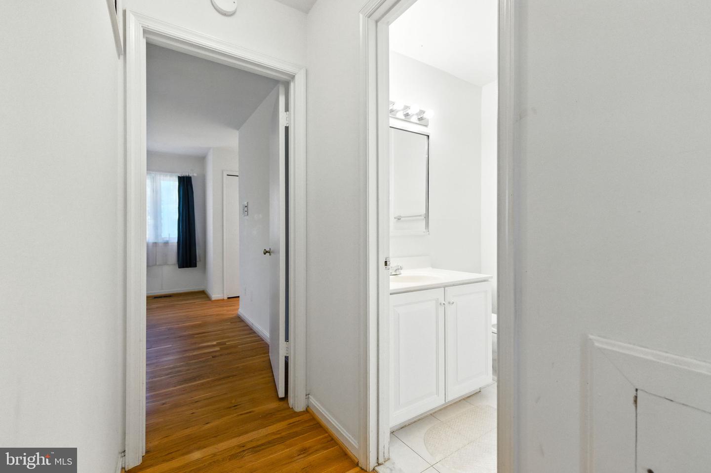 1238 STONEHAM CT, MCLEAN, Virginia 22101, 5 Bedrooms Bedrooms, ,2 BathroomsBathrooms,Residential,For sale,1238 STONEHAM CT,VAFX2263536 MLS # VAFX2263536