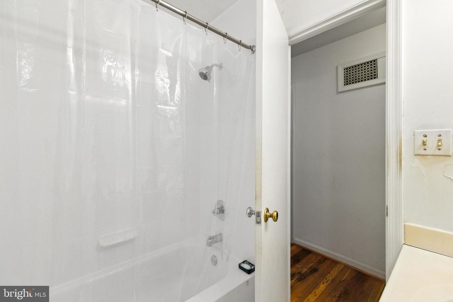 1238 STONEHAM CT, MCLEAN, Virginia 22101, 5 Bedrooms Bedrooms, ,2 BathroomsBathrooms,Residential,For sale,1238 STONEHAM CT,VAFX2263536 MLS # VAFX2263536