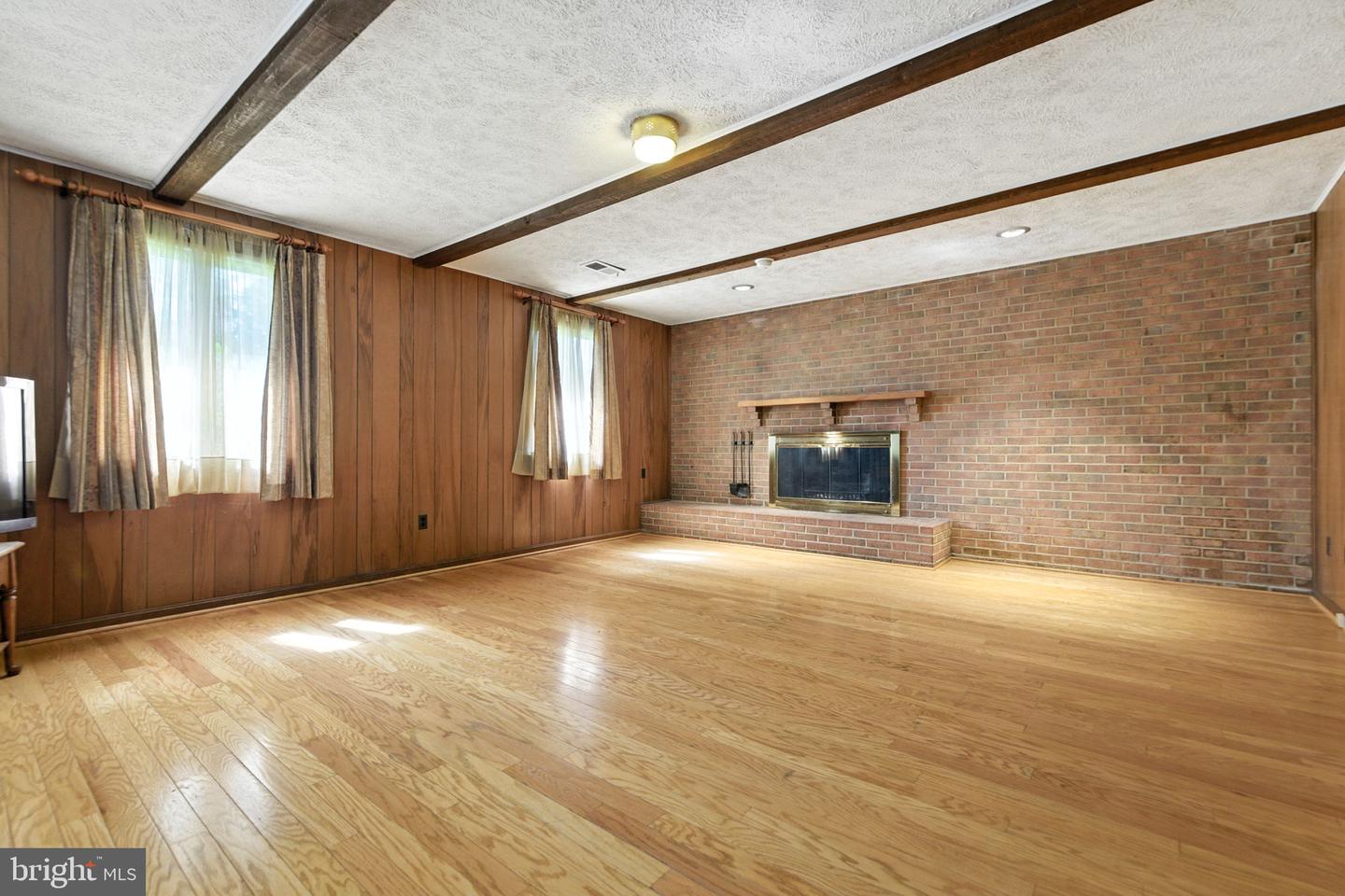 1238 STONEHAM CT, MCLEAN, Virginia 22101, 5 Bedrooms Bedrooms, ,2 BathroomsBathrooms,Residential,For sale,1238 STONEHAM CT,VAFX2263536 MLS # VAFX2263536