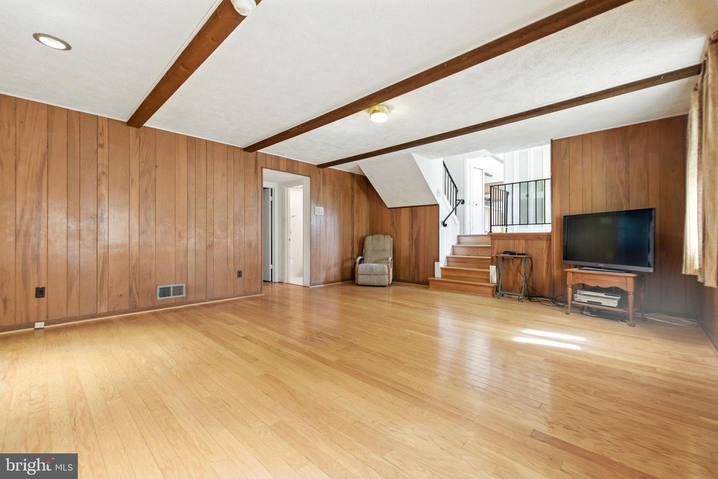 1238 STONEHAM CT, MCLEAN, Virginia 22101, 5 Bedrooms Bedrooms, ,2 BathroomsBathrooms,Residential,For sale,1238 STONEHAM CT,VAFX2263536 MLS # VAFX2263536