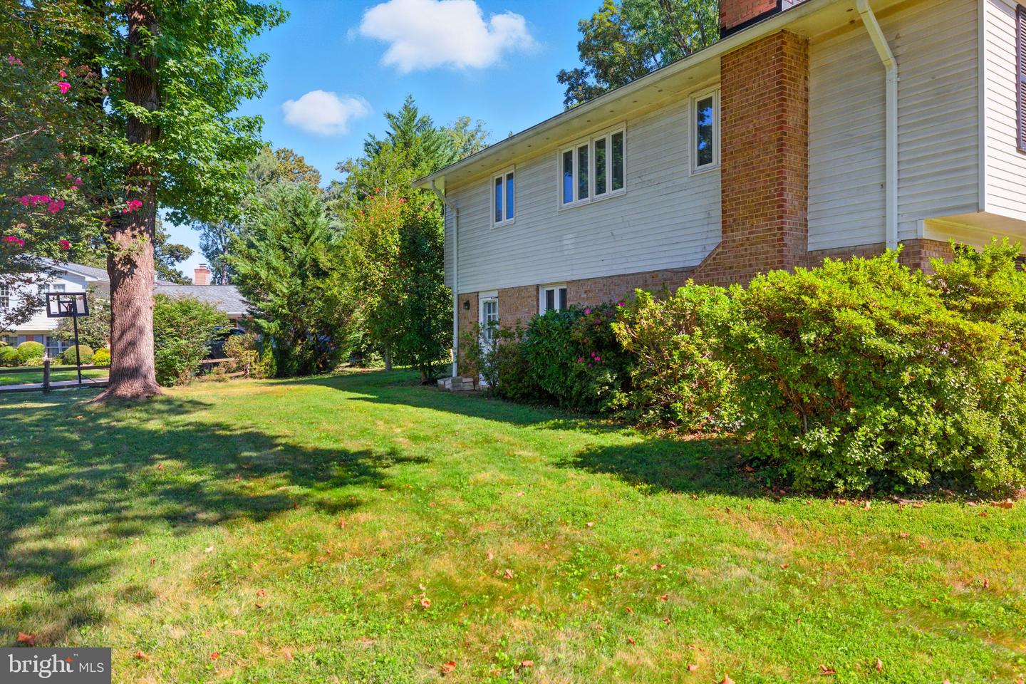1238 STONEHAM CT, MCLEAN, Virginia 22101, 5 Bedrooms Bedrooms, ,2 BathroomsBathrooms,Residential,For sale,1238 STONEHAM CT,VAFX2263536 MLS # VAFX2263536