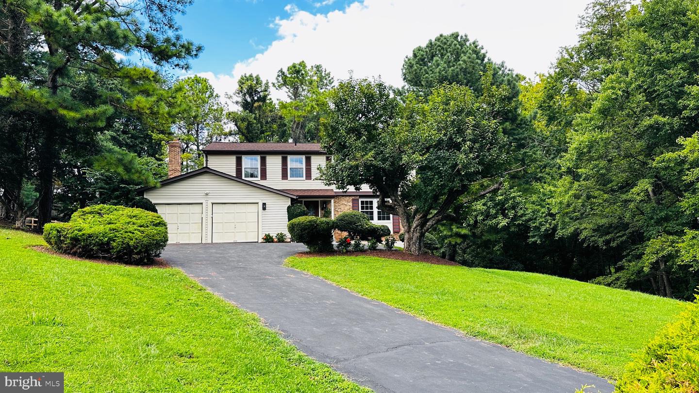 1140 RIVA RIDGE DR, GREAT FALLS, Virginia 22066, 4 Bedrooms Bedrooms, ,3 BathroomsBathrooms,Residential,For sale,1140 RIVA RIDGE DR,VAFX2263756 MLS # VAFX2263756
