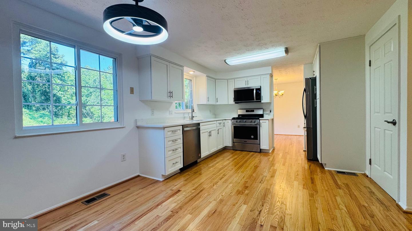 1140 RIVA RIDGE DR, GREAT FALLS, Virginia 22066, 4 Bedrooms Bedrooms, ,3 BathroomsBathrooms,Residential,For sale,1140 RIVA RIDGE DR,VAFX2263756 MLS # VAFX2263756