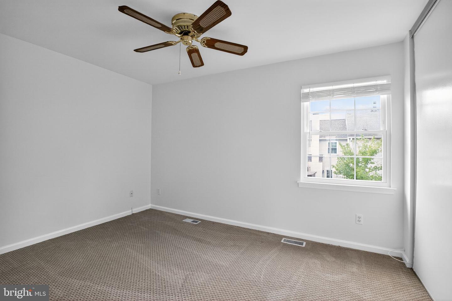 8530 SOUTHLAWN CT, ALEXANDRIA, Virginia 22309, 2 Bedrooms Bedrooms, ,1 BathroomBathrooms,Residential,For sale,8530 SOUTHLAWN CT,VAFX2263770 MLS # VAFX2263770