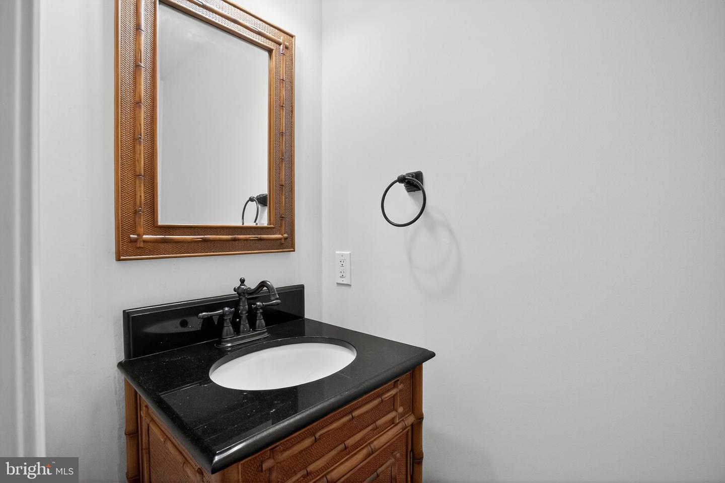8530 SOUTHLAWN CT, ALEXANDRIA, Virginia 22309, 2 Bedrooms Bedrooms, ,1 BathroomBathrooms,Residential,For sale,8530 SOUTHLAWN CT,VAFX2263770 MLS # VAFX2263770