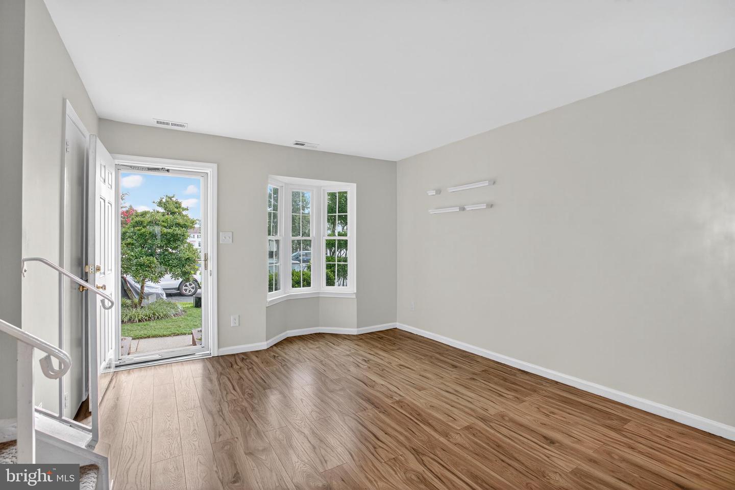 8530 SOUTHLAWN CT, ALEXANDRIA, Virginia 22309, 2 Bedrooms Bedrooms, ,1 BathroomBathrooms,Residential,For sale,8530 SOUTHLAWN CT,VAFX2263770 MLS # VAFX2263770