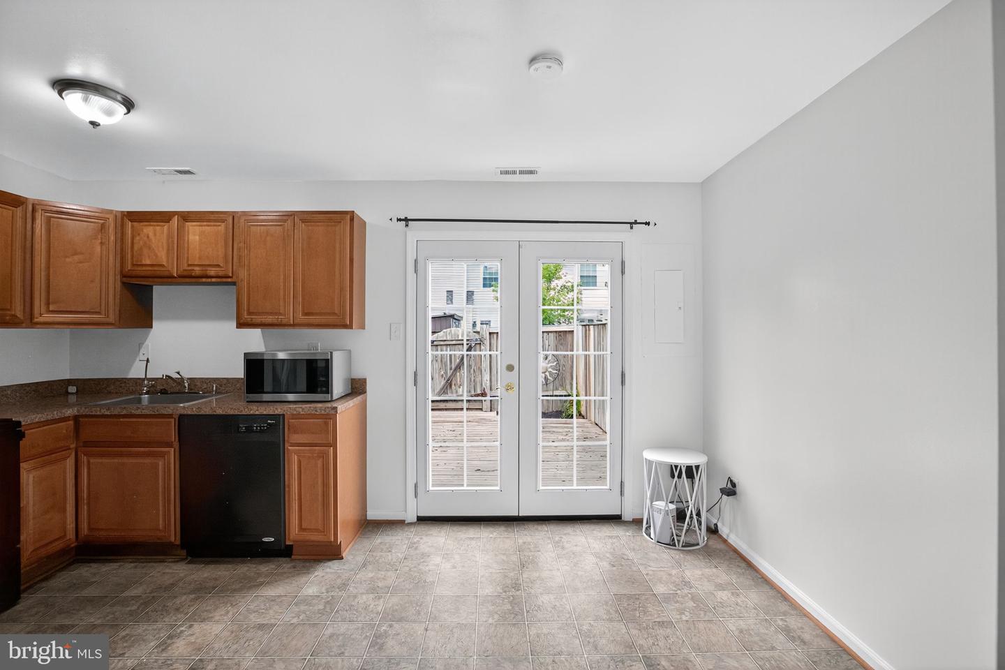 8530 SOUTHLAWN CT, ALEXANDRIA, Virginia 22309, 2 Bedrooms Bedrooms, ,1 BathroomBathrooms,Residential,For sale,8530 SOUTHLAWN CT,VAFX2263770 MLS # VAFX2263770