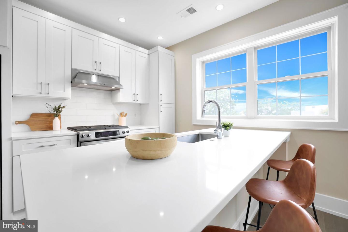 16 17TH ST NE #312, WASHINGTON, District Of Columbia 20002, 2 Bedrooms Bedrooms, ,2 BathroomsBathrooms,Residential,For sale,16 17TH ST NE #312,DCDC2217140 MLS # DCDC2217140 16 17TH ST NE #312, WASHINGTON, District Of Columbia 20002, 2 Bedrooms Bedrooms, ,2 BathroomsBathrooms,Residential,For sale,16 17TH ST NE #312,DCDC2217140 MLS # DCDC2217140