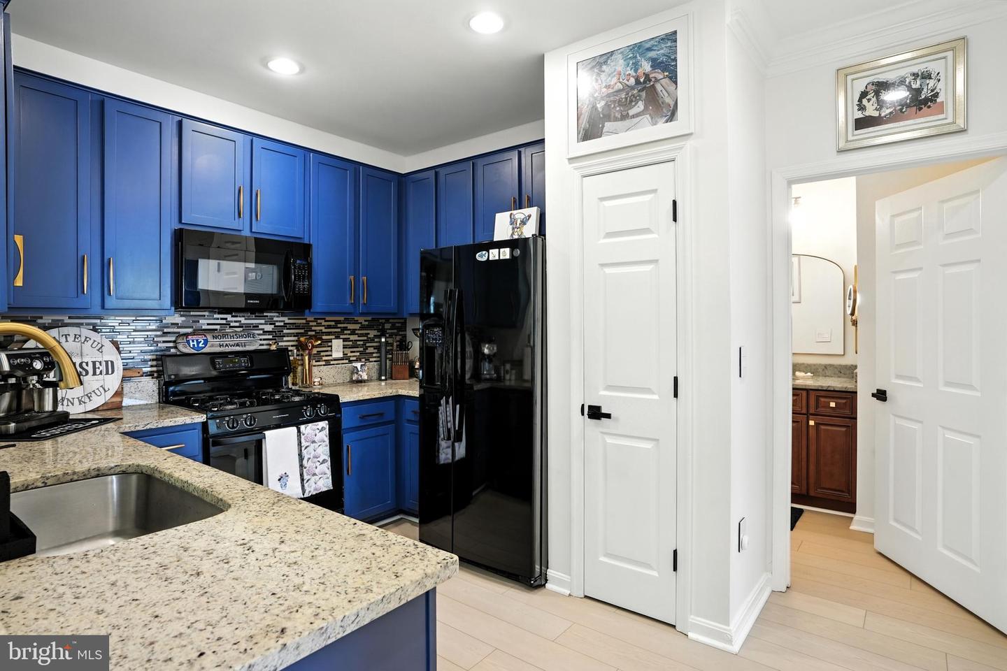 4850 EISENHOWER AVE #302, ALEXANDRIA, Virginia 22304, 2 Bedrooms Bedrooms, ,2 BathroomsBathrooms,Residential,For sale,4850 EISENHOWER AVE #302,VAAX2049076 MLS # VAAX2049076