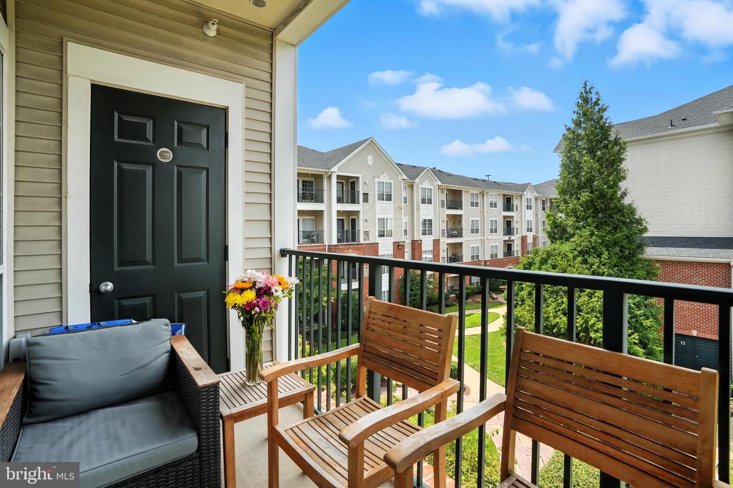 4850 EISENHOWER AVE #302, ALEXANDRIA, Virginia 22304, 2 Bedrooms Bedrooms, ,2 BathroomsBathrooms,Residential,For sale,4850 EISENHOWER AVE #302,VAAX2049076 MLS # VAAX2049076