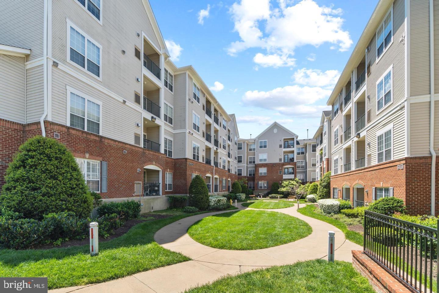 4850 EISENHOWER AVE #302, ALEXANDRIA, Virginia 22304, 2 Bedrooms Bedrooms, ,2 BathroomsBathrooms,Residential,For sale,4850 EISENHOWER AVE #302,VAAX2049076 MLS # VAAX2049076