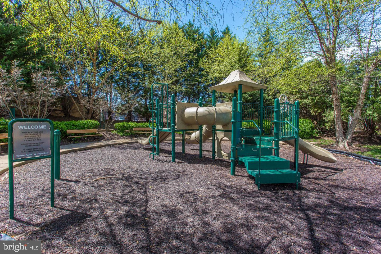 4850 EISENHOWER AVE #302, ALEXANDRIA, Virginia 22304, 2 Bedrooms Bedrooms, ,2 BathroomsBathrooms,Residential,For sale,4850 EISENHOWER AVE #302,VAAX2049076 MLS # VAAX2049076