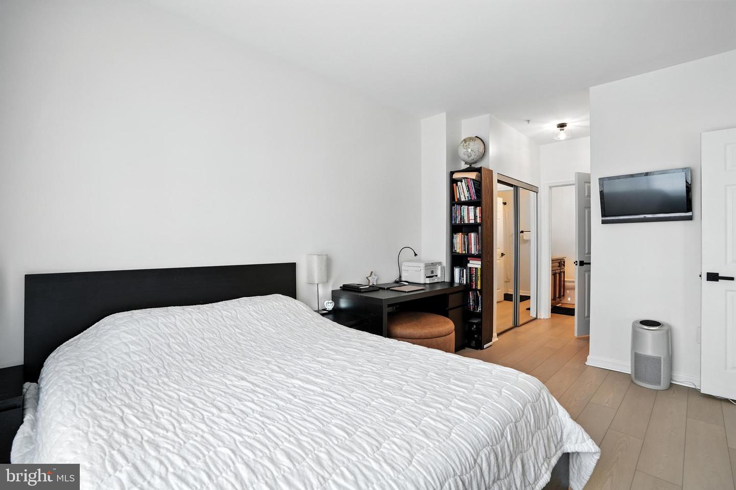 4850 EISENHOWER AVE #302, ALEXANDRIA, Virginia 22304, 2 Bedrooms Bedrooms, ,2 BathroomsBathrooms,Residential,For sale,4850 EISENHOWER AVE #302,VAAX2049076 MLS # VAAX2049076
