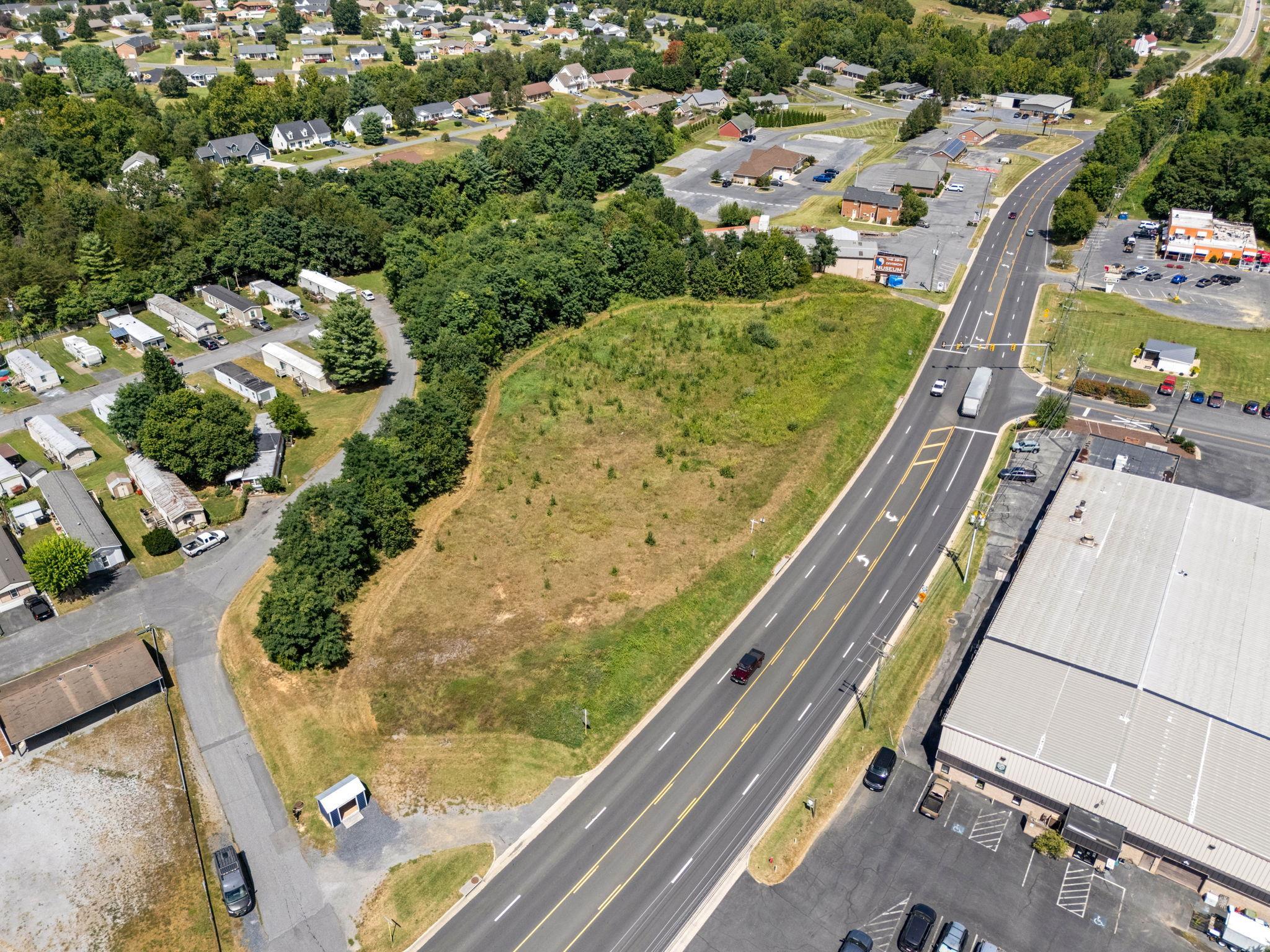 560 LEE HWY, VERONA, Virginia 24482, ,Commercial,560 LEE HWY,668415 MLS # 668415