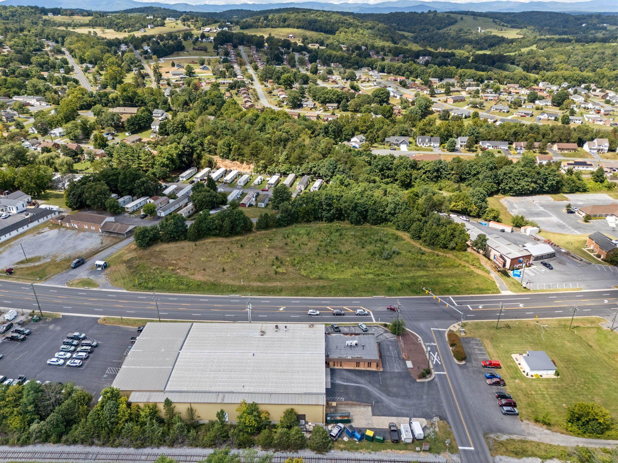 560 LEE HWY, VERONA, Virginia 24482, ,Commercial,560 LEE HWY,668415 MLS # 668415
