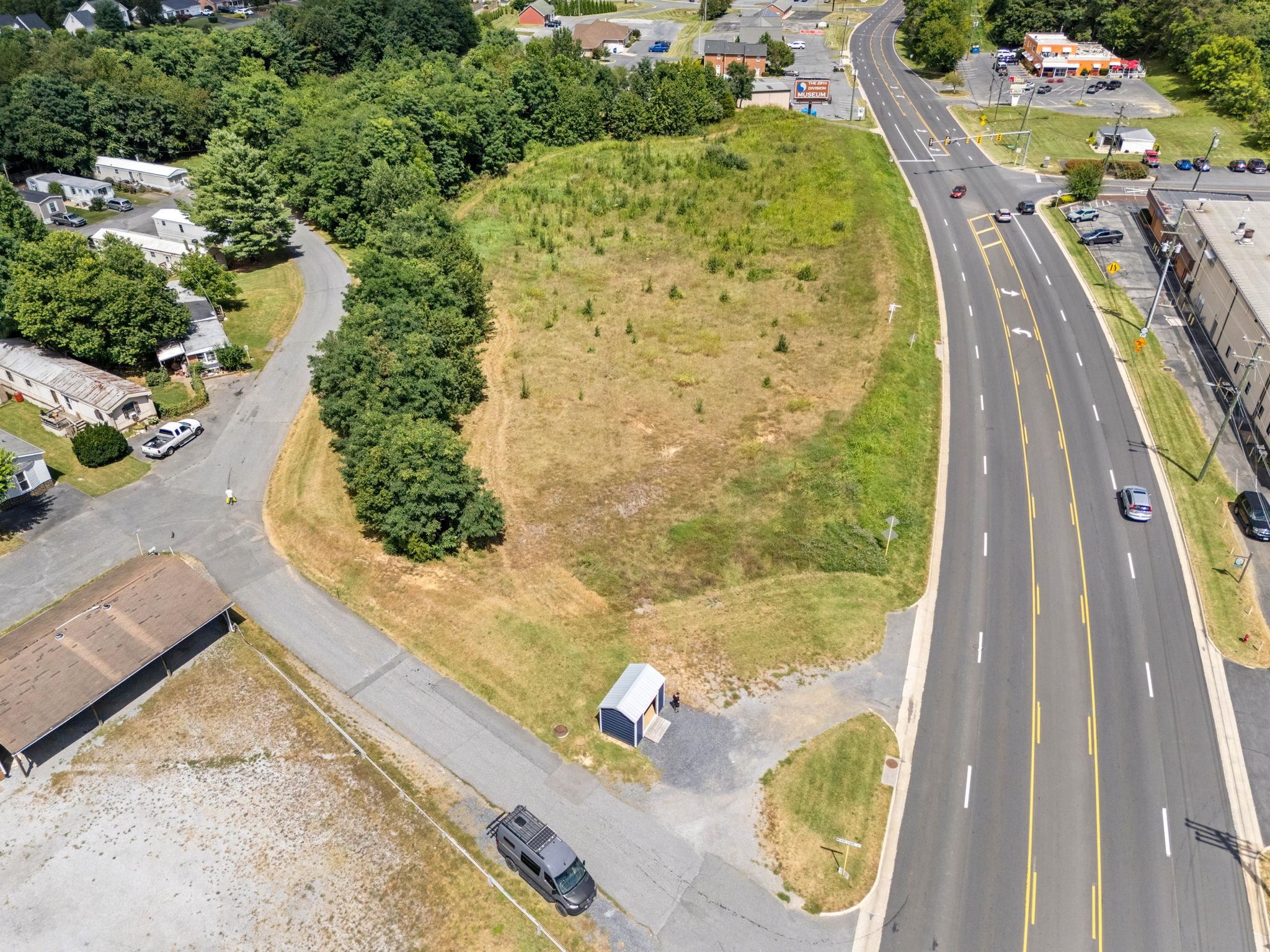 560 LEE HWY, VERONA, Virginia 24482, ,Commercial,560 LEE HWY,668415 MLS # 668415