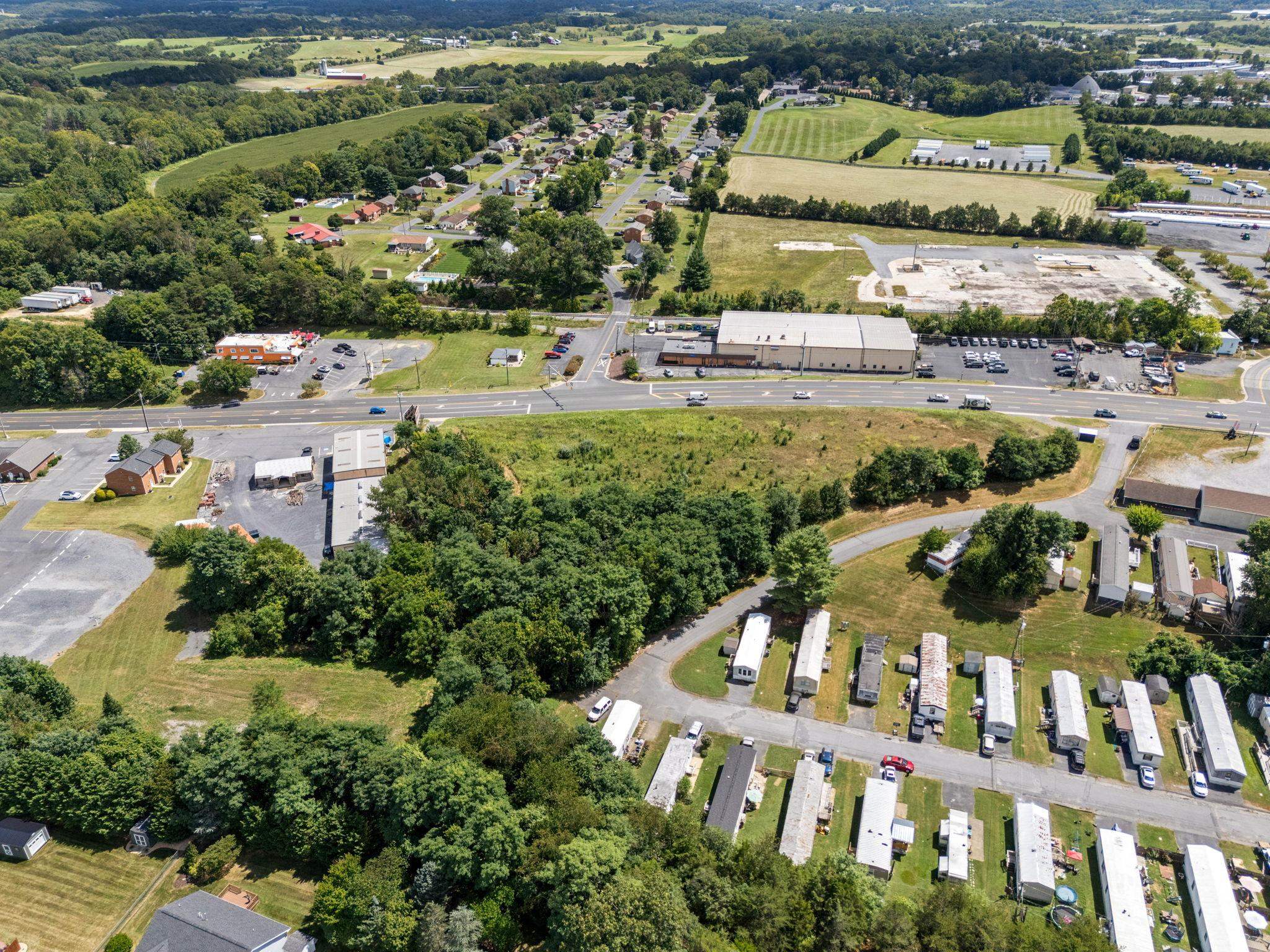 560 LEE HWY, VERONA, Virginia 24482, ,Commercial,560 LEE HWY,668415 MLS # 668415