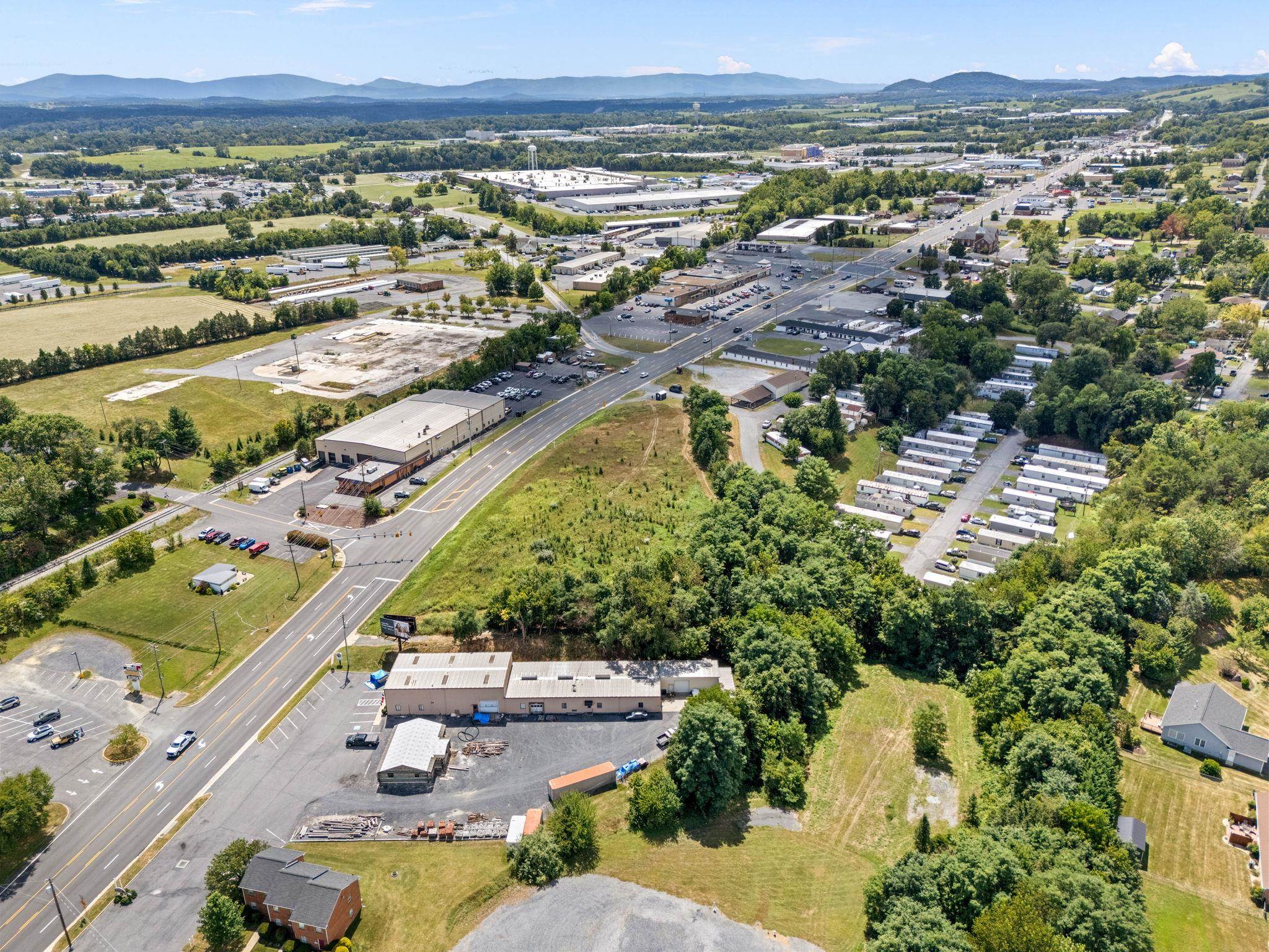 560 LEE HWY, VERONA, Virginia 24482, ,Commercial,560 LEE HWY,668415 MLS # 668415