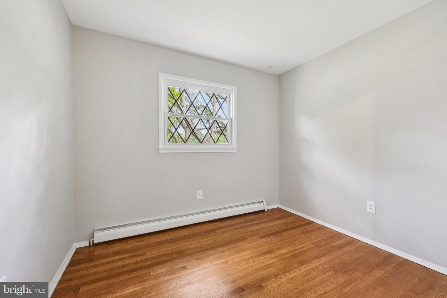 3555 FORESTDALE AVE, WOODBRIDGE, Virginia 22193, 3 Bedrooms Bedrooms, 11 Rooms Rooms,1 BathroomBathrooms,Residential,For sale,3555 FORESTDALE AVE,VAPW2102822 MLS # VAPW2102822
