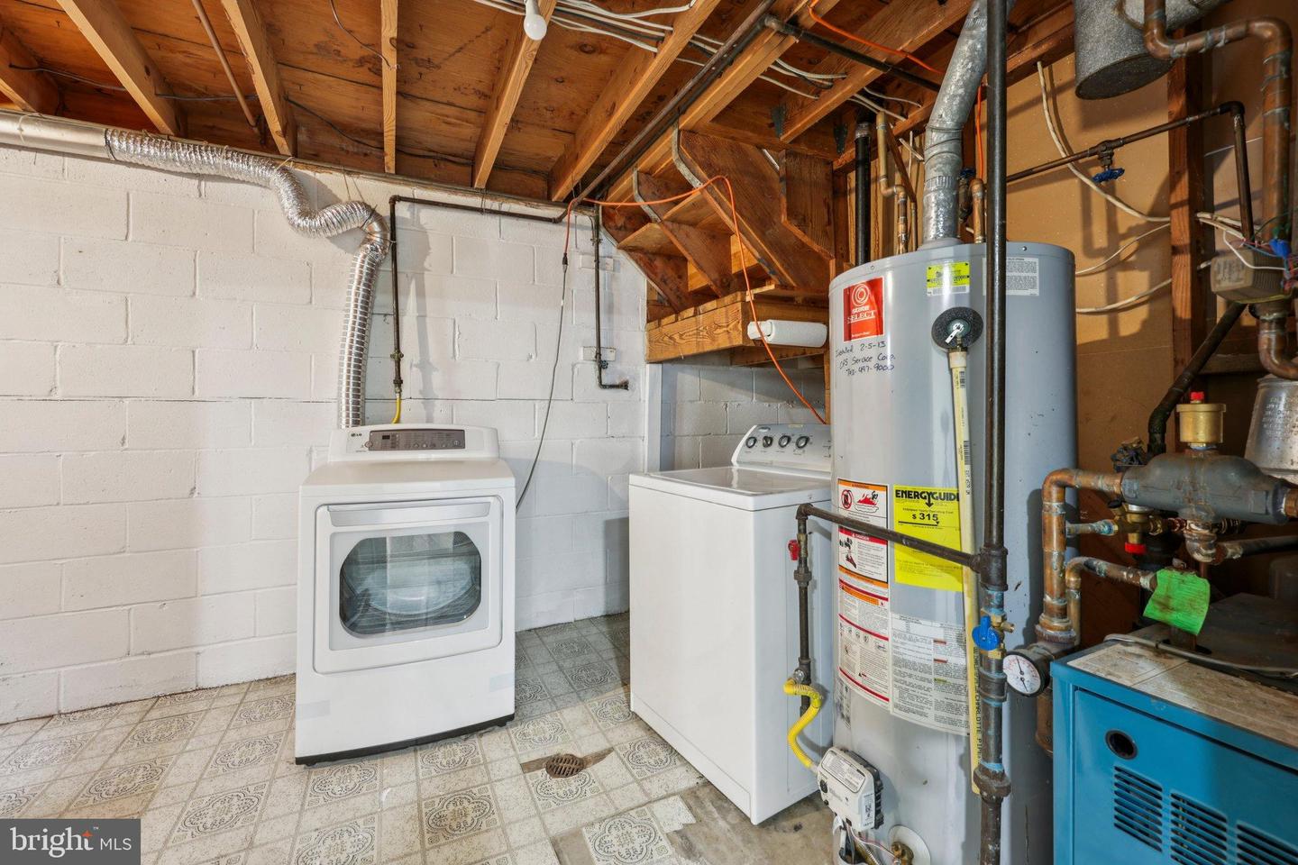 3555 FORESTDALE AVE, WOODBRIDGE, Virginia 22193, 3 Bedrooms Bedrooms, 11 Rooms Rooms,1 BathroomBathrooms,Residential,For sale,3555 FORESTDALE AVE,VAPW2102822 MLS # VAPW2102822