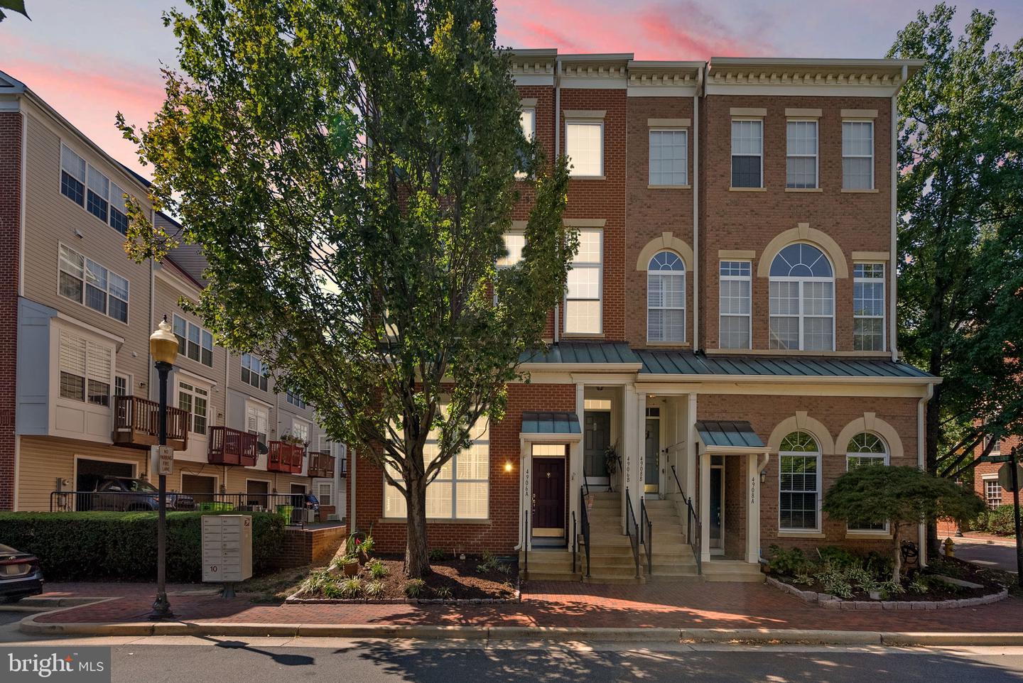 4906 JOHN TICER DR #A, ALEXANDRIA, Virginia 22304, 2 Bedrooms Bedrooms, ,2 BathroomsBathrooms,Residential,For sale,4906 JOHN TICER DR #A,VAAX2049106 MLS # VAAX2049106