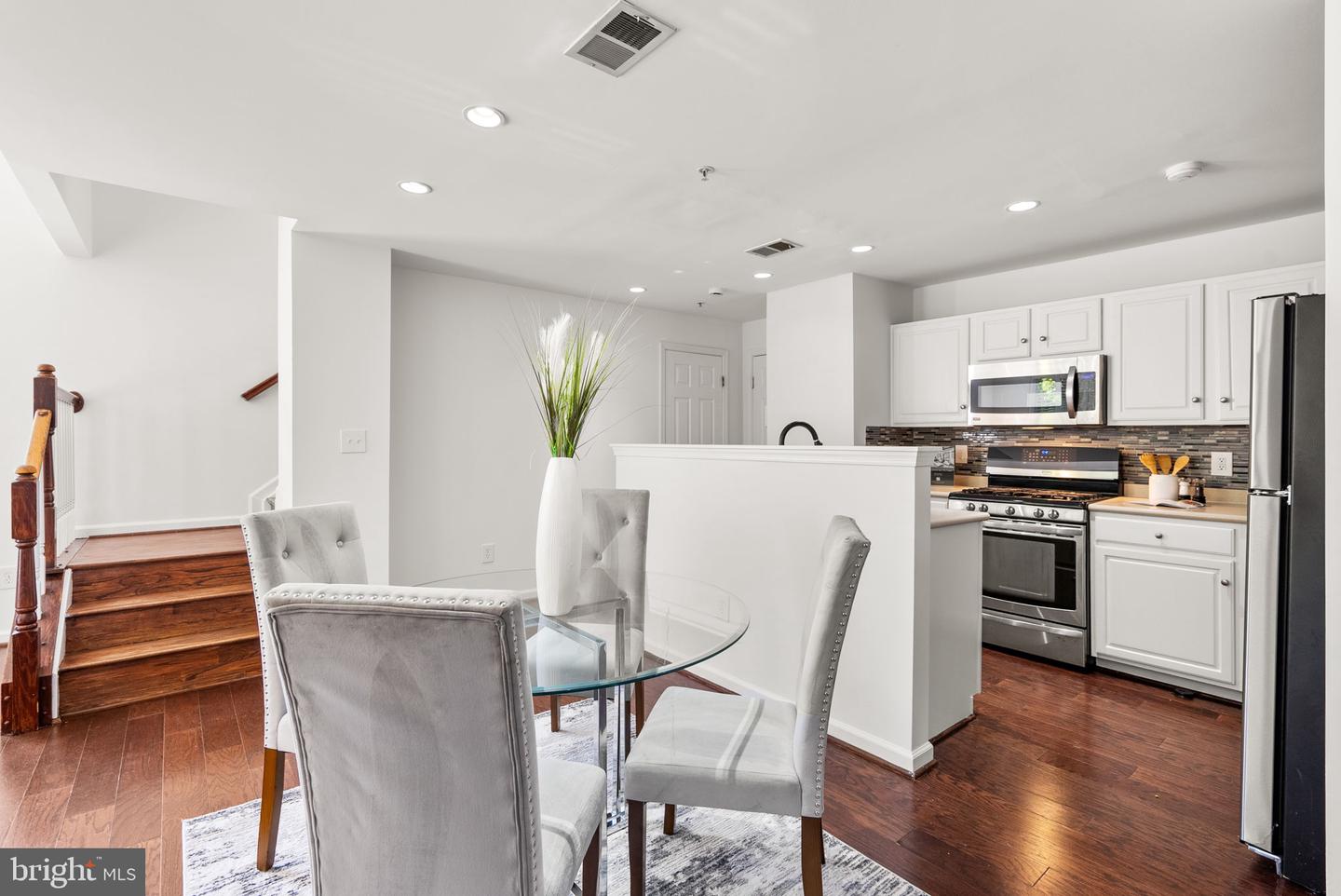 4906 JOHN TICER DR #A, ALEXANDRIA, Virginia 22304, 2 Bedrooms Bedrooms, ,2 BathroomsBathrooms,Residential,For sale,4906 JOHN TICER DR #A,VAAX2049106 MLS # VAAX2049106