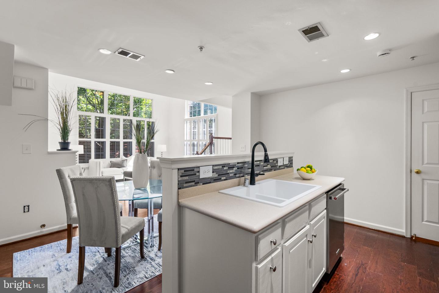 4906 JOHN TICER DR #A, ALEXANDRIA, Virginia 22304, 2 Bedrooms Bedrooms, ,2 BathroomsBathrooms,Residential,For sale,4906 JOHN TICER DR #A,VAAX2049106 MLS # VAAX2049106