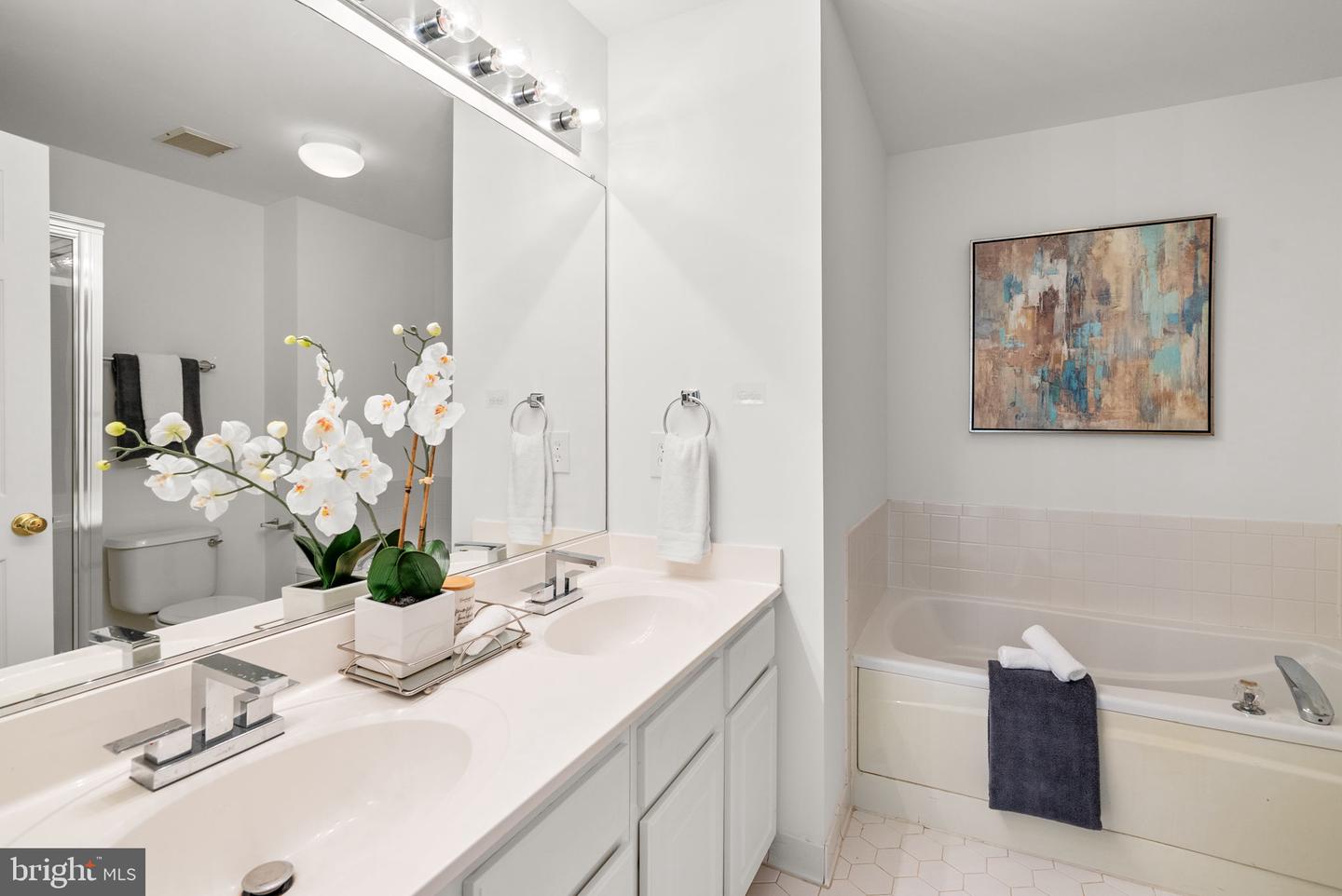 4906 JOHN TICER DR #A, ALEXANDRIA, Virginia 22304, 2 Bedrooms Bedrooms, ,2 BathroomsBathrooms,Residential,For sale,4906 JOHN TICER DR #A,VAAX2049106 MLS # VAAX2049106