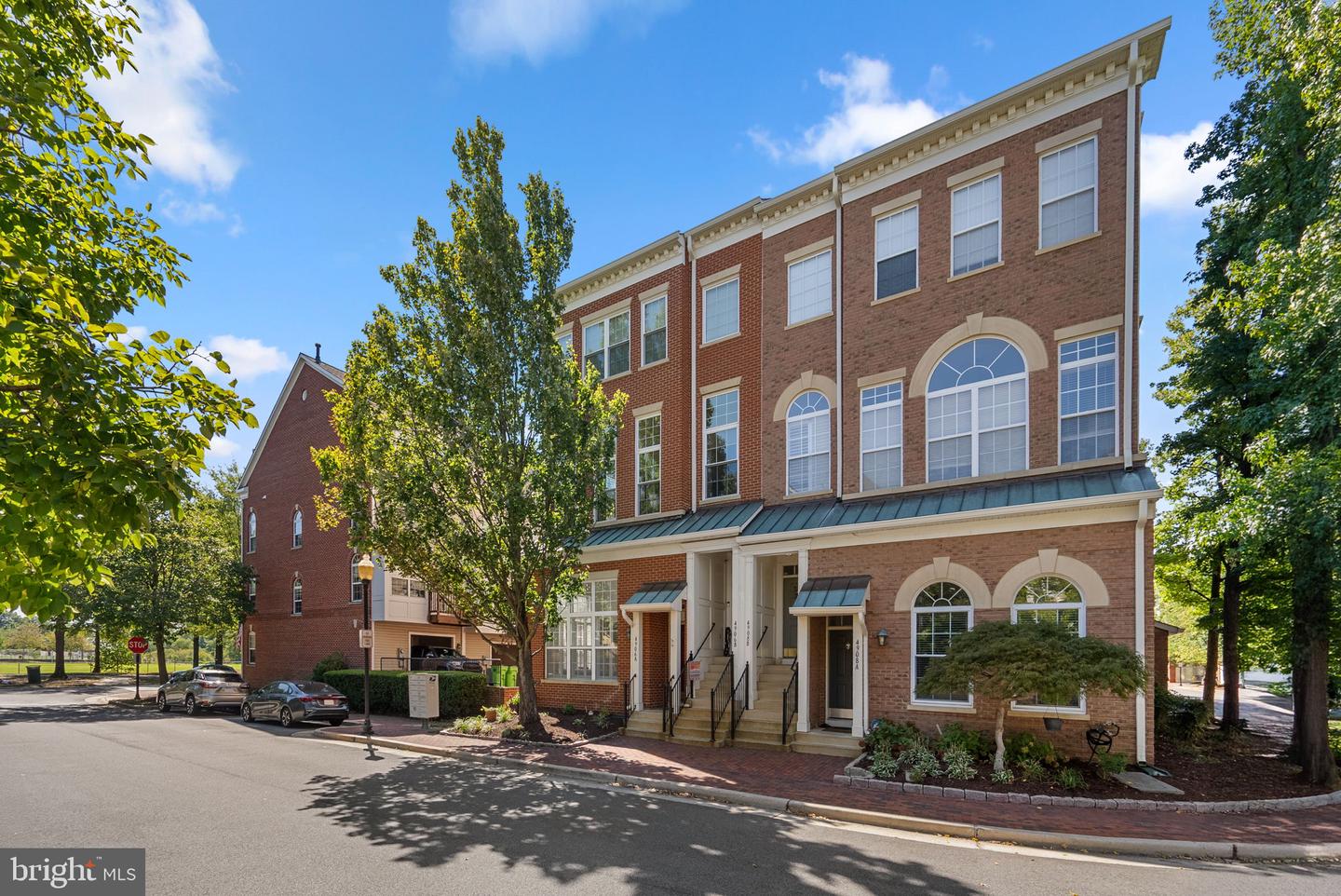4906 JOHN TICER DR #A, ALEXANDRIA, Virginia 22304, 2 Bedrooms Bedrooms, ,2 BathroomsBathrooms,Residential,For sale,4906 JOHN TICER DR #A,VAAX2049106 MLS # VAAX2049106