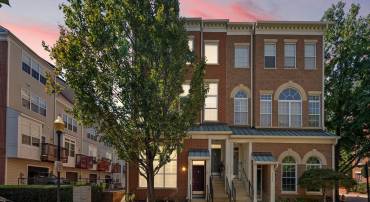 4906 JOHN TICER DR #A, ALEXANDRIA, Virginia 22304, 2 Bedrooms Bedrooms, ,2 BathroomsBathrooms,Residential,For sale,4906 JOHN TICER DR #A,VAAX2049106 MLS # VAAX2049106