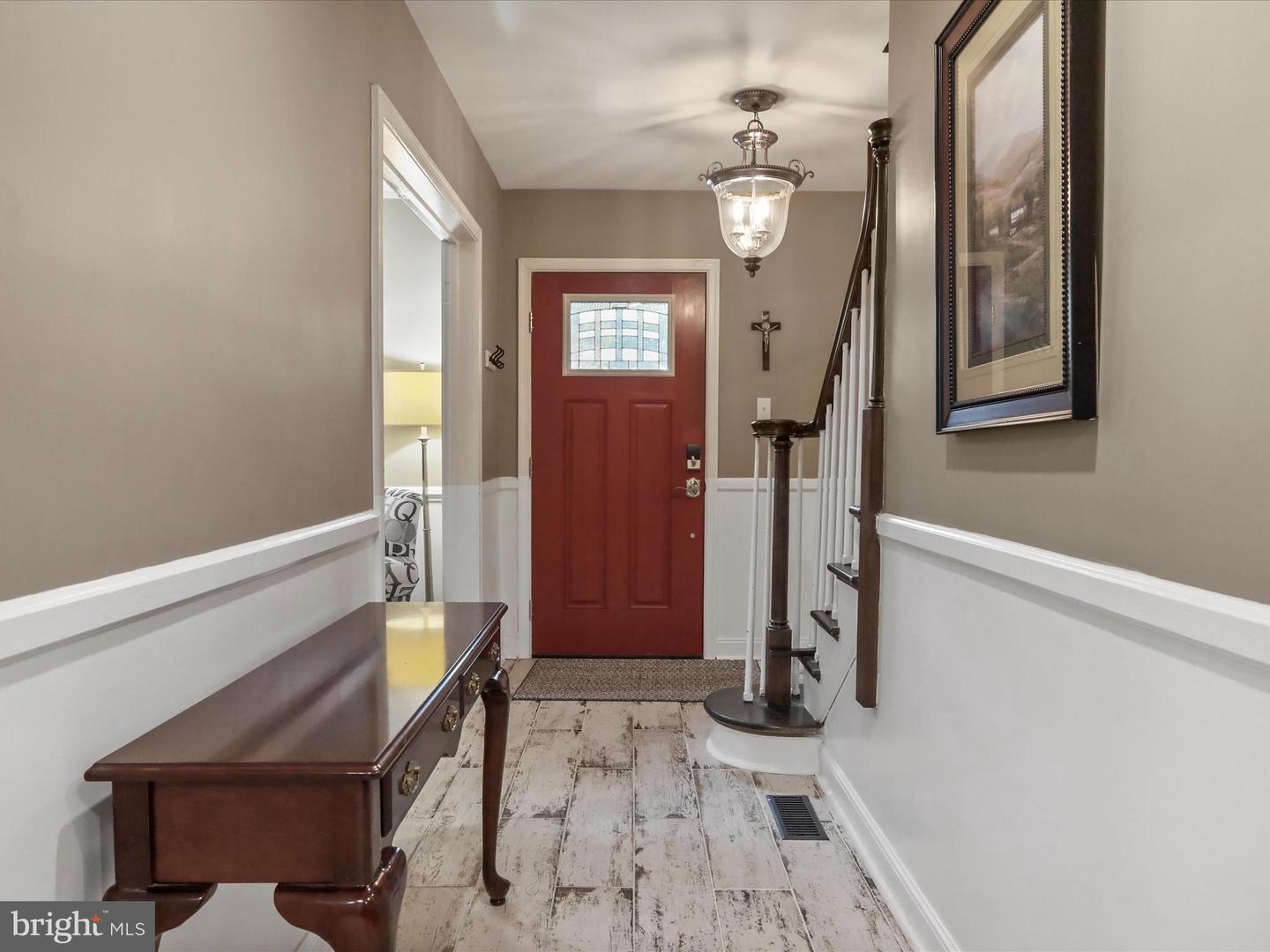 113 W 1ST ST, FRONT ROYAL, Virginia 22630, 5 Bedrooms Bedrooms, ,5 BathroomsBathrooms,Residential,For sale,113 W 1ST ST,VAWR2012142 MLS # VAWR2012142