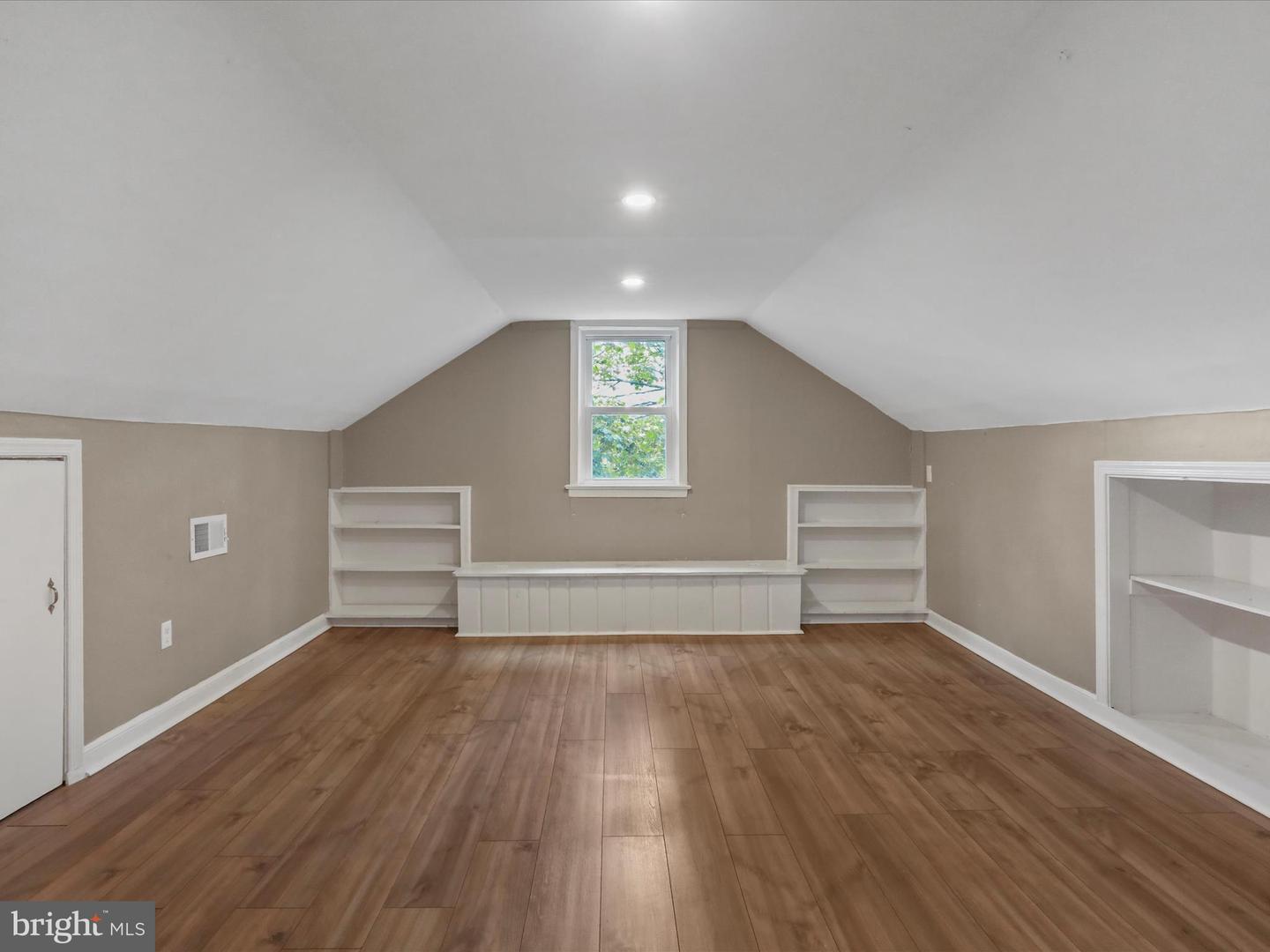 113 W 1ST ST, FRONT ROYAL, Virginia 22630, 5 Bedrooms Bedrooms, ,5 BathroomsBathrooms,Residential,For sale,113 W 1ST ST,VAWR2012142 MLS # VAWR2012142