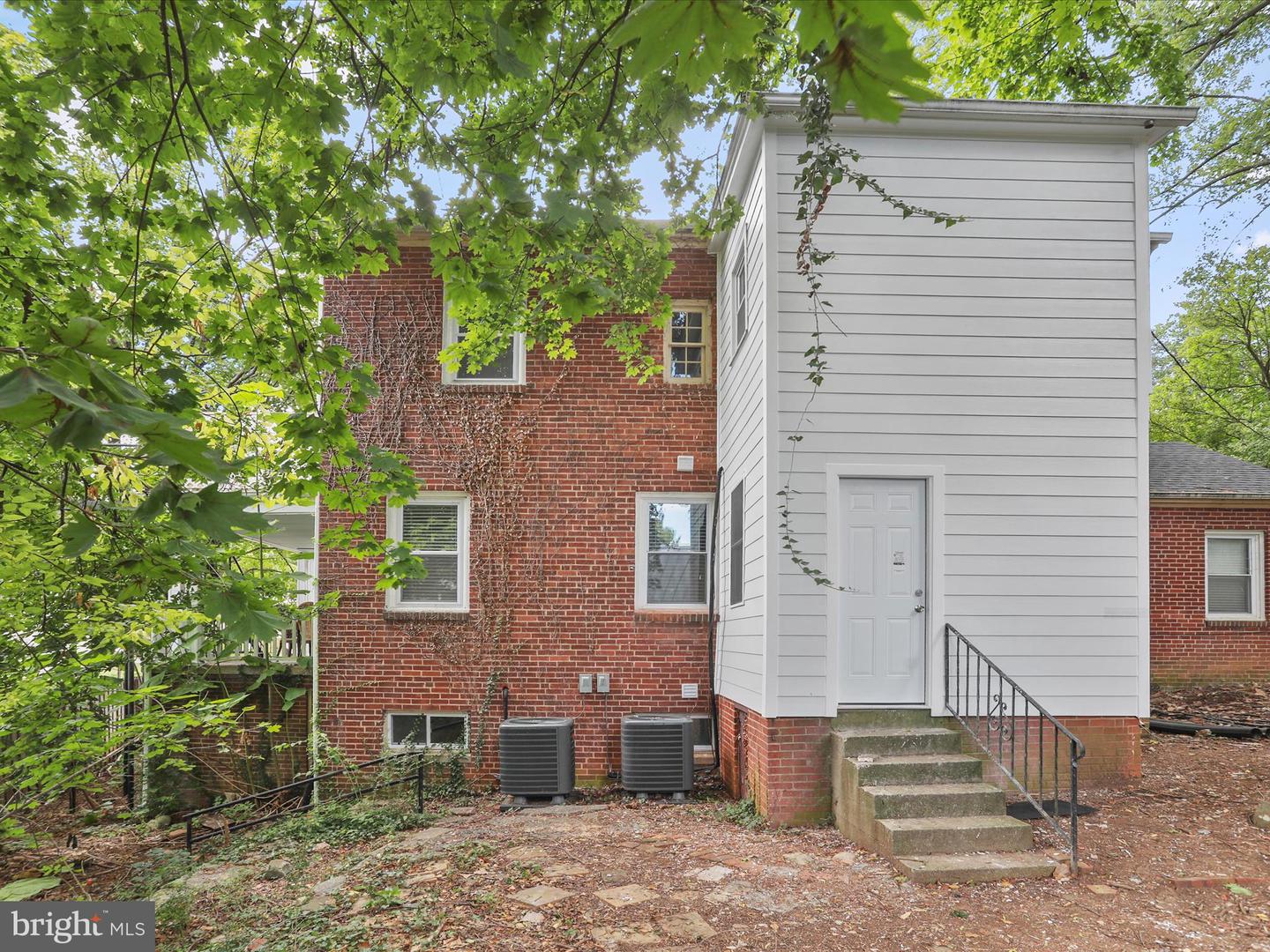 113 W 1ST ST, FRONT ROYAL, Virginia 22630, 5 Bedrooms Bedrooms, ,5 BathroomsBathrooms,Residential,For sale,113 W 1ST ST,VAWR2012142 MLS # VAWR2012142