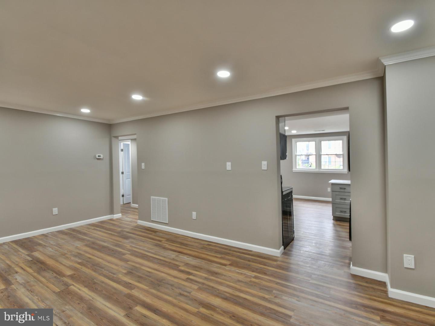 1028-A BRIXTON CT, STERLING, Virginia 20164, 3 Bedrooms Bedrooms, 5 Rooms Rooms,2 BathroomsBathrooms,Residential,For sale,1028-A BRIXTON CT,VALO2105626 MLS # VALO2105626