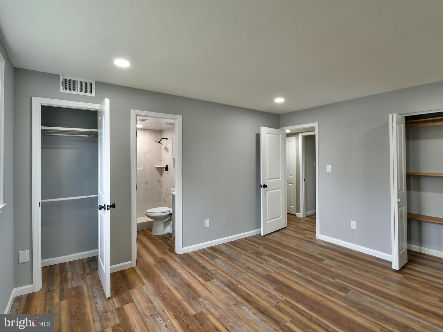 1028-A BRIXTON CT, STERLING, Virginia 20164, 3 Bedrooms Bedrooms, 5 Rooms Rooms,2 BathroomsBathrooms,Residential,For sale,1028-A BRIXTON CT,VALO2105626 MLS # VALO2105626
