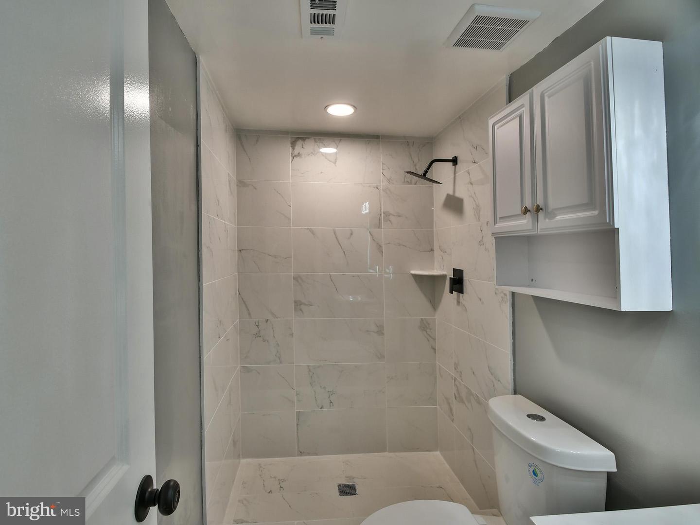 1028-A BRIXTON CT, STERLING, Virginia 20164, 3 Bedrooms Bedrooms, 5 Rooms Rooms,2 BathroomsBathrooms,Residential,For sale,1028-A BRIXTON CT,VALO2105626 MLS # VALO2105626