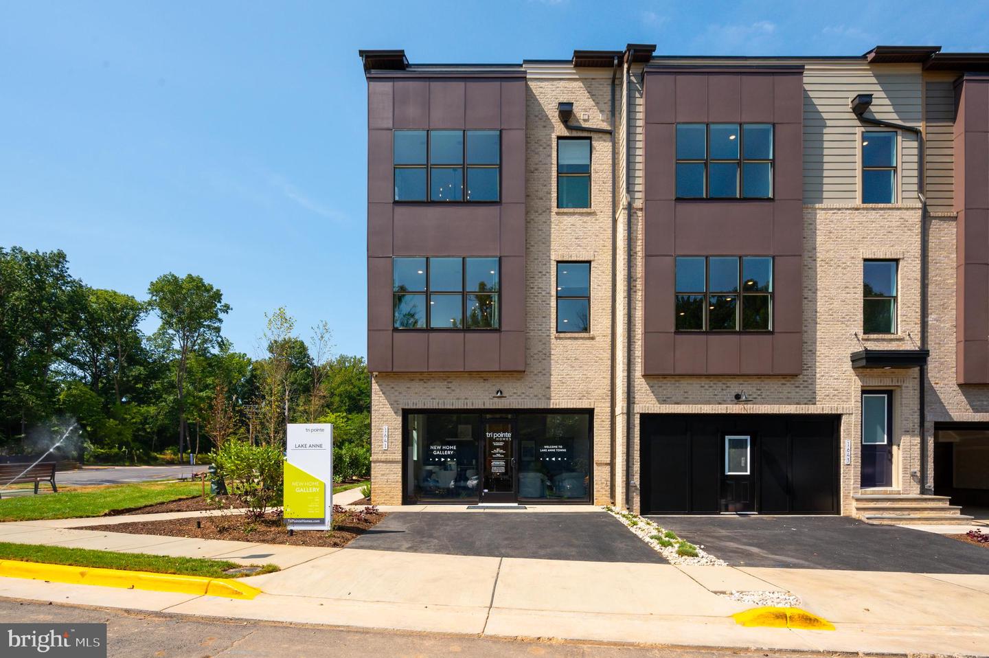 1641 FELLOWSHIP SQ, RESTON, Virginia 20190, 3 Bedrooms Bedrooms, ,3 BathroomsBathrooms,Residential,For sale,1641 FELLOWSHIP SQ,VAFX2264016 MLS # VAFX2264016