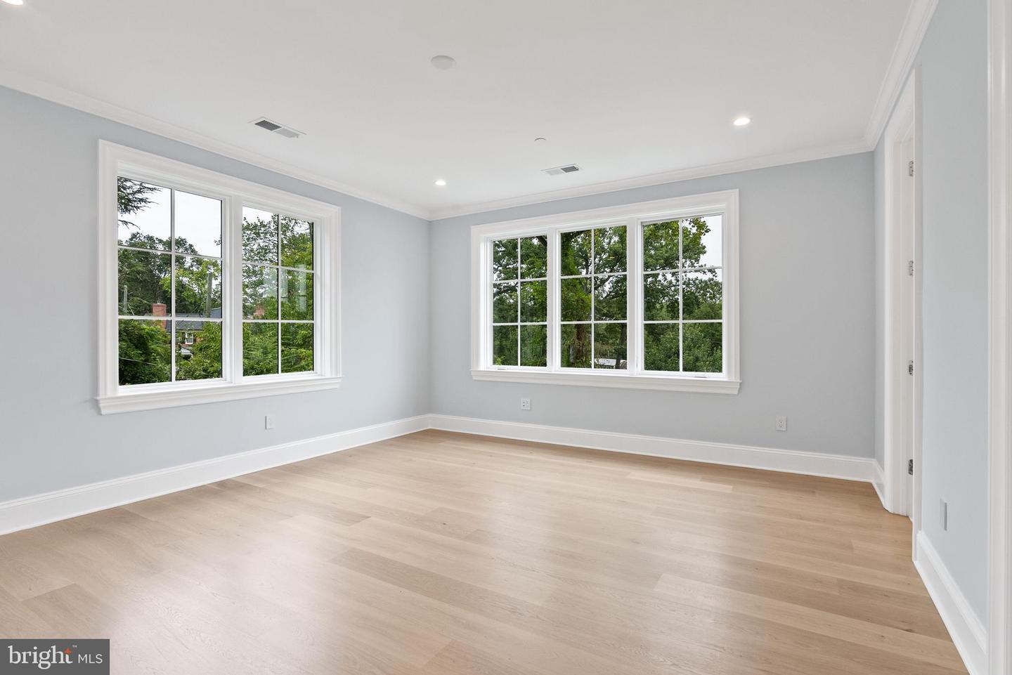 2920 CHESAPEAKE ST NW, WASHINGTON, District Of Columbia 20008, 5 Bedrooms Bedrooms, ,5 BathroomsBathrooms,Residential,For sale,2920 CHESAPEAKE ST NW,DCDC2217310 MLS # DCDC2217310