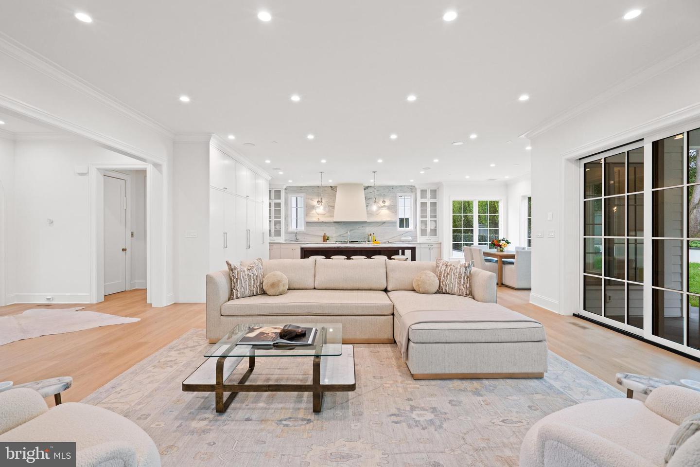 2920 CHESAPEAKE ST NW, WASHINGTON, District Of Columbia 20008, 5 Bedrooms Bedrooms, ,5 BathroomsBathrooms,Residential,For sale,2920 CHESAPEAKE ST NW,DCDC2217310 MLS # DCDC2217310