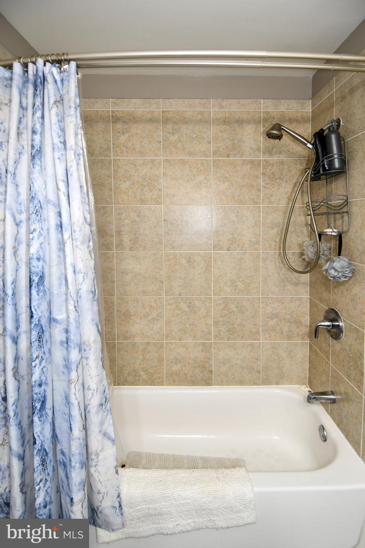 7546 BELLE GRAE DR #1, MANASSAS, Virginia 20109, 2 Bedrooms Bedrooms, ,2 BathroomsBathrooms,Residential,For sale,7546 BELLE GRAE DR #1,VAPW2102900 MLS # VAPW2102900