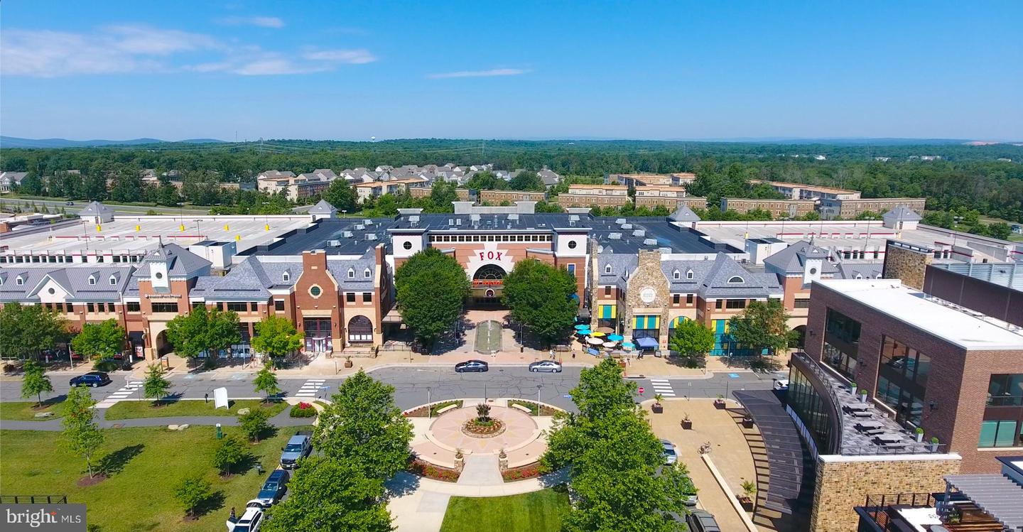 42119 PICASSO SQ, ASHBURN, Virginia 20148, 3 Bedrooms Bedrooms, ,2 BathroomsBathrooms,Residential,For sale,42119 PICASSO SQ,VALO2105684 MLS # VALO2105684