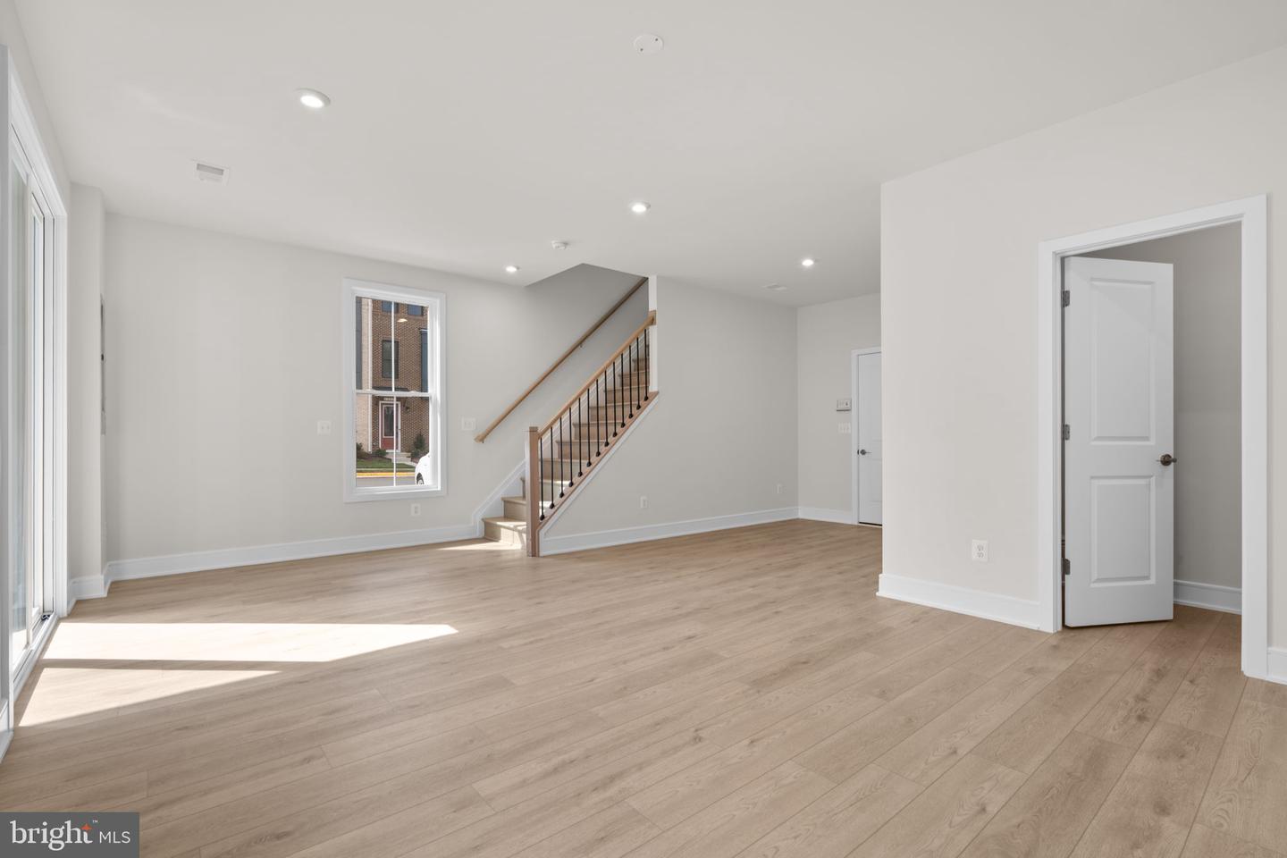 42119 PICASSO SQ, ASHBURN, Virginia 20148, 3 Bedrooms Bedrooms, ,2 BathroomsBathrooms,Residential,For sale,42119 PICASSO SQ,VALO2105684 MLS # VALO2105684