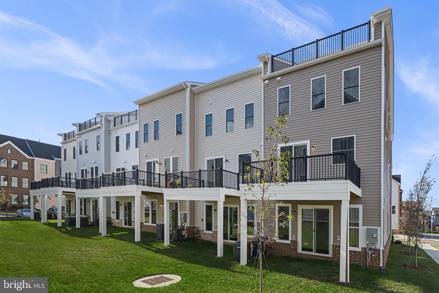 42119 PICASSO SQ, ASHBURN, Virginia 20148, 3 Bedrooms Bedrooms, ,2 BathroomsBathrooms,Residential,For sale,42119 PICASSO SQ,VALO2105684 MLS # VALO2105684